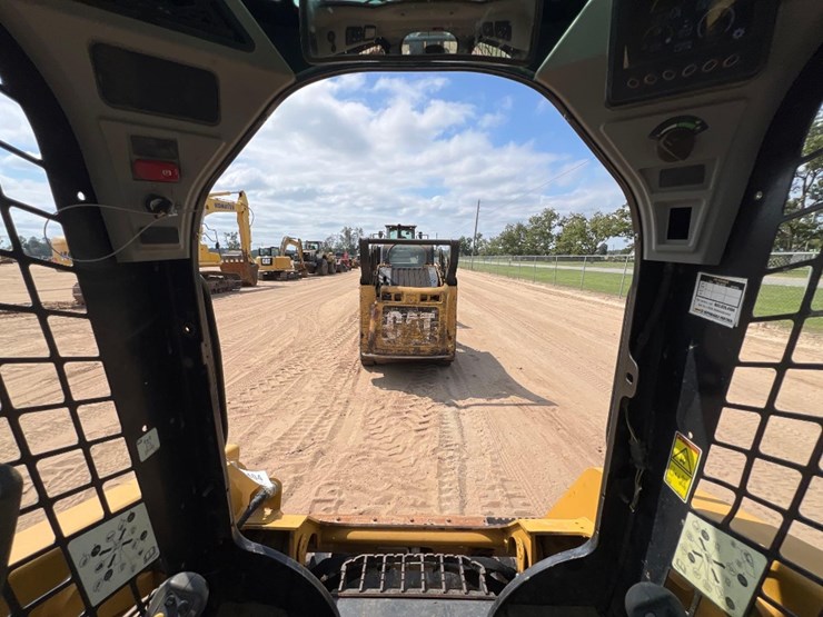 2020-caterpillar-259d3-image-35