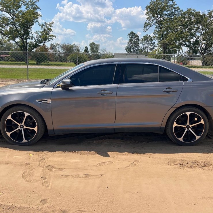 2014 FORD TAURUS SEL SEDAN
