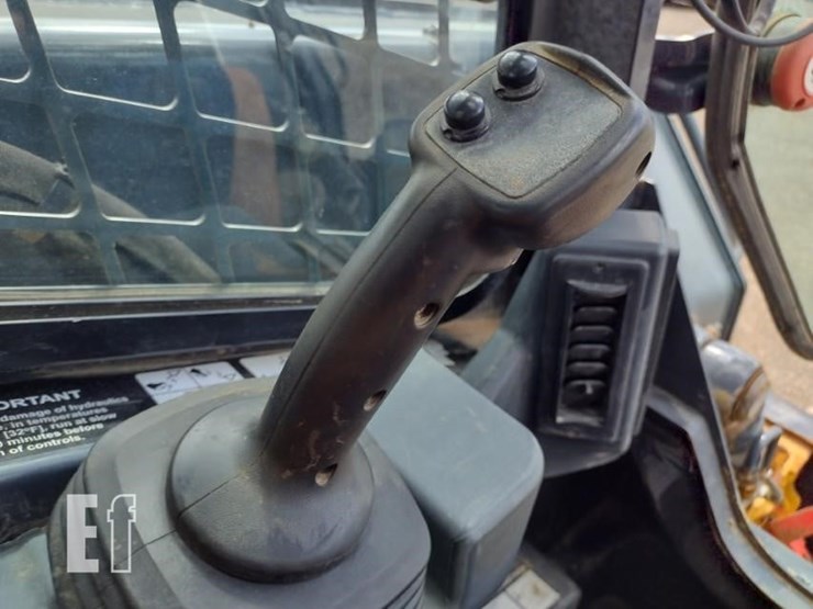 2020-deere-325g-image-10