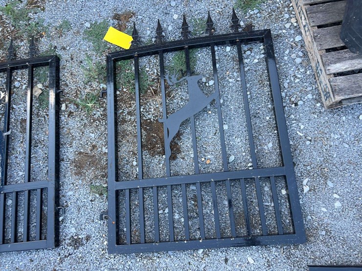 unused-bi-parting-gate-6'-wide-4'-tall-may-have-cosmetic-scratches-from-unloading-image-2