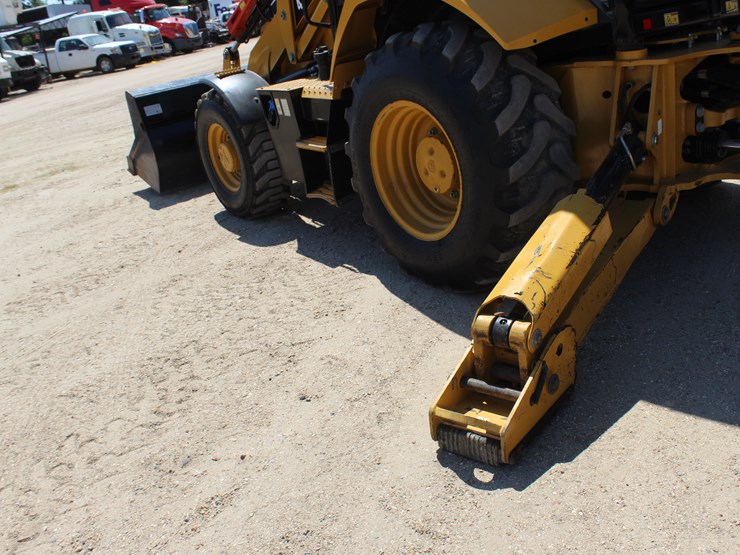 2020-caterpillar-420f2-it-image-11