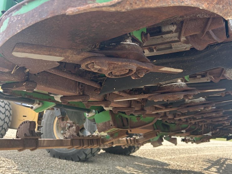 2012-john-deere-618c-image-9