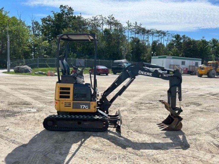 2016-deere-17g-image-5
