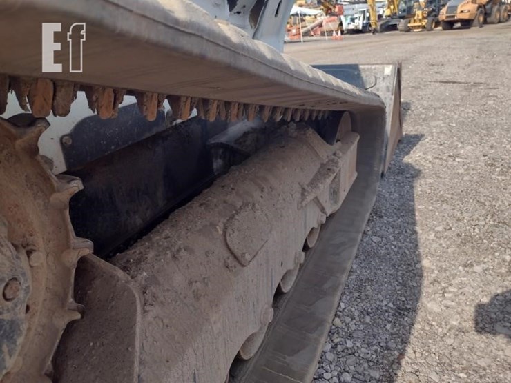 2019-bobcat-t740-image-32