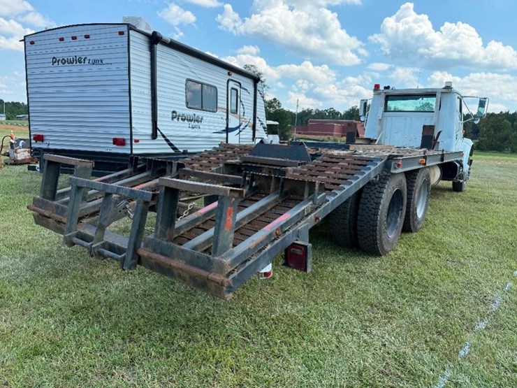 1996-international-4900-flatbed-truck-image-6