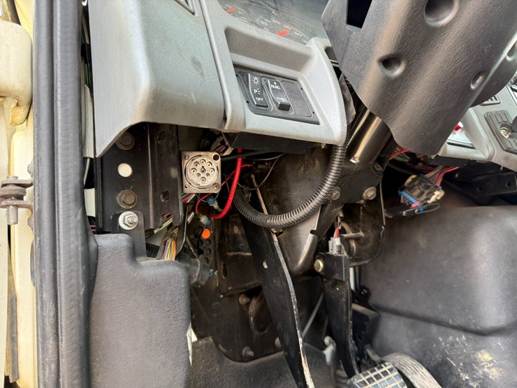 2005-international-durastar-4300-image-121