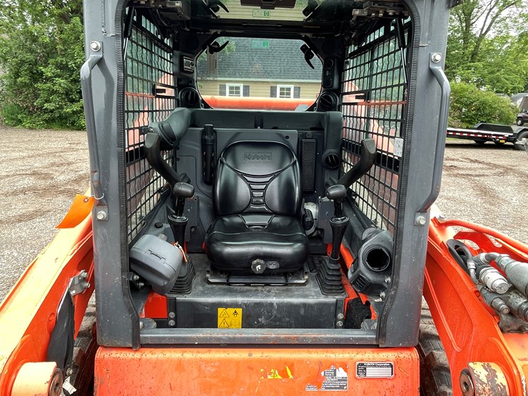 2016-kubota-ssv75-image-36