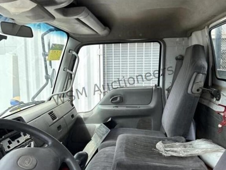 2006-ford-lcf-image-24