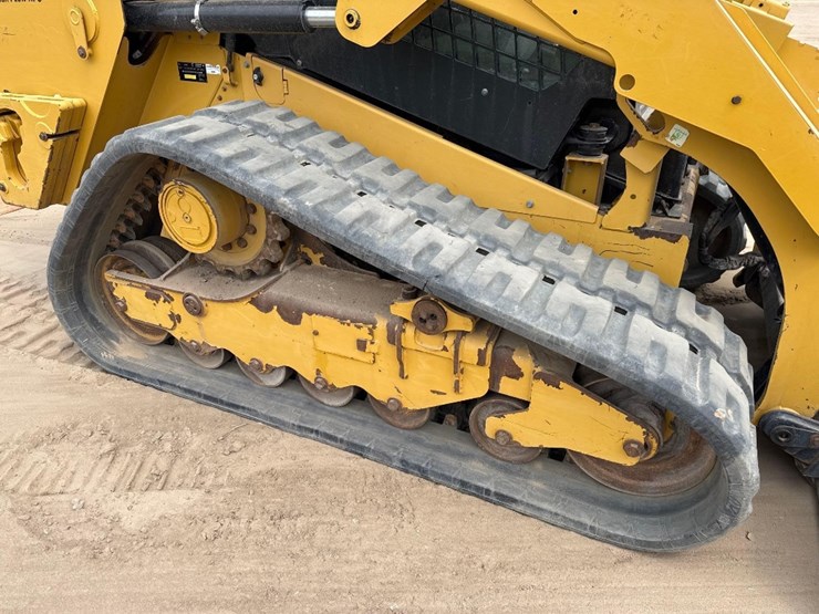 2017-caterpillar-279d-image-13