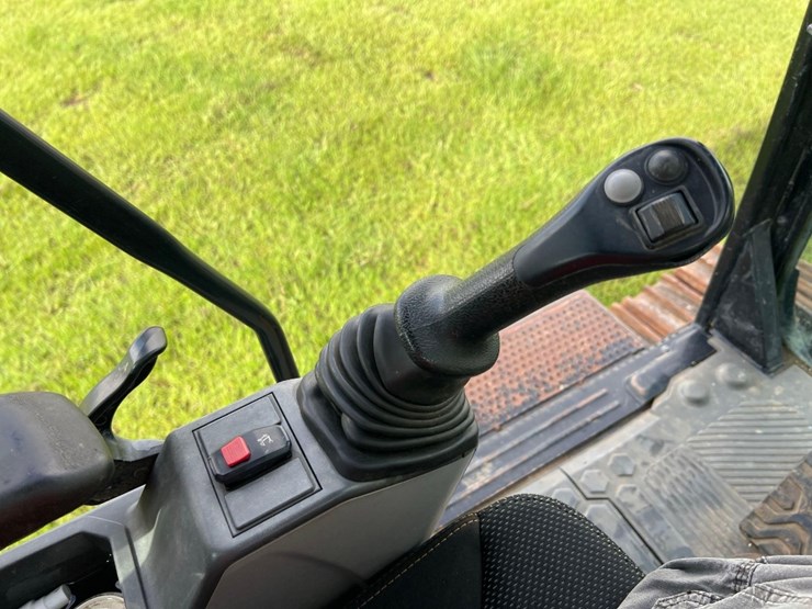 2019-caterpillar-336-image-39