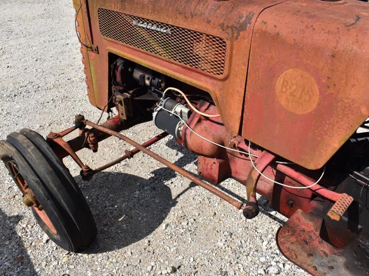 ih-mccormick-tractor-(parts)-(not-running)-(serial-#-18962)-(k)-image-8