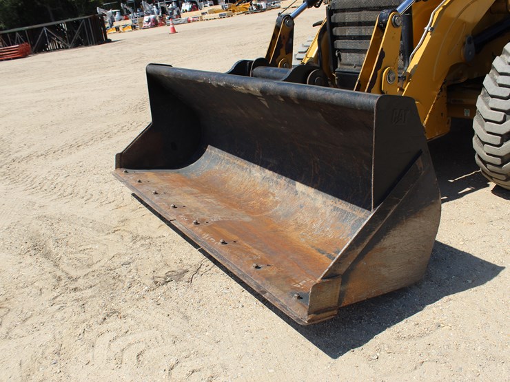 2020-caterpillar-420f2-it-image-16
