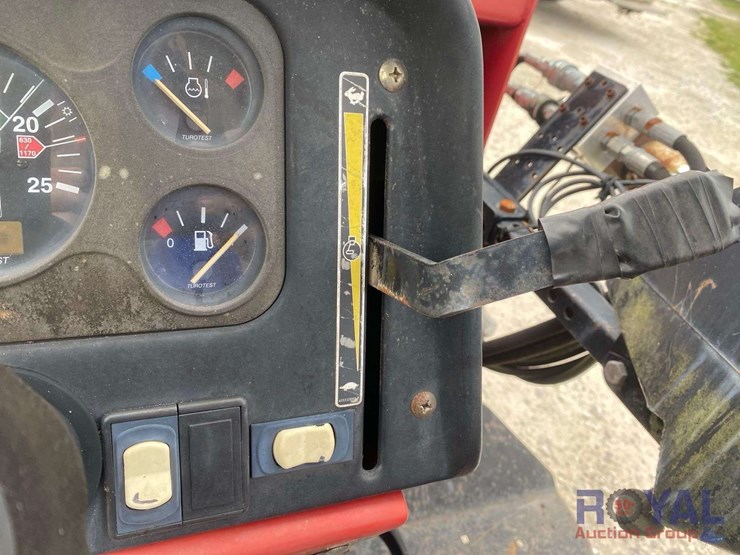 massey-ferguson-583-image-22