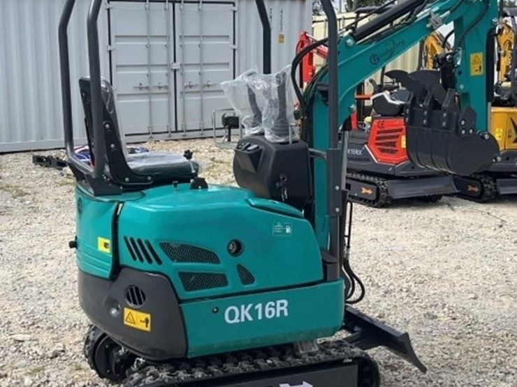 2025-cfg-qk16r-mini-excavator-image-4