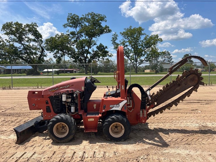 2014-ditch-witch-rt45-image-1