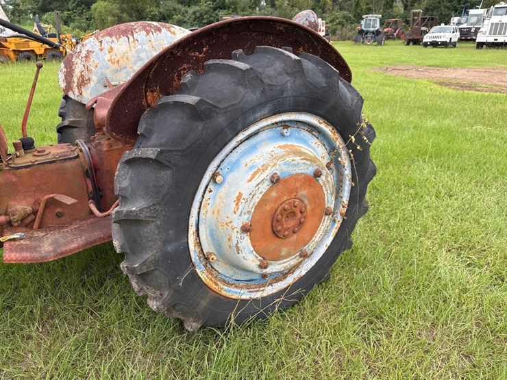 ford-8n-image-10