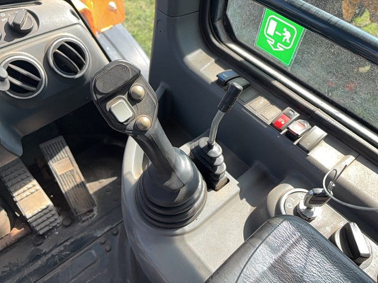 2015-hyundai-hl730-9a-image-16
