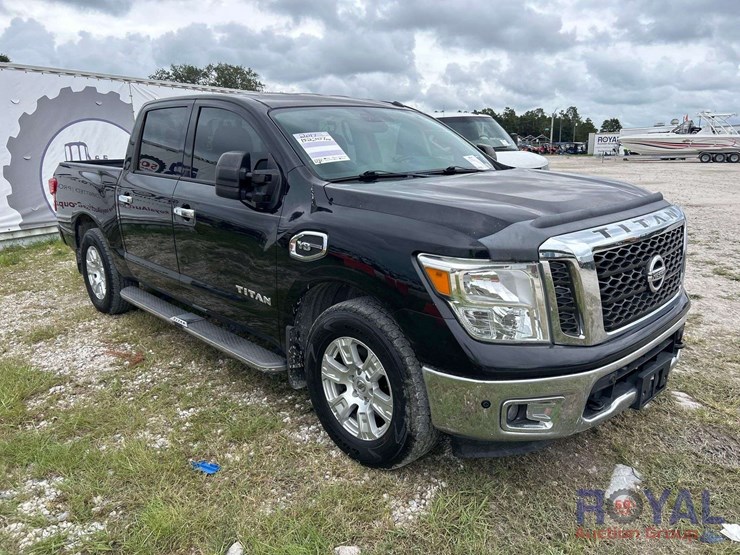 2017-nissan-titan-image-2