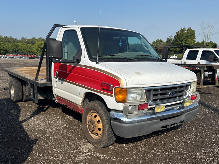 2005-ford-e450-image-1