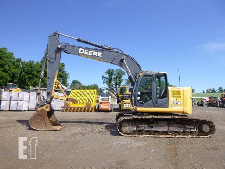 2011-deere-225d-lc-image-1