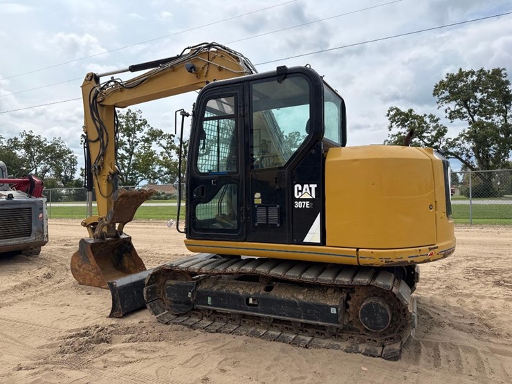 2017-caterpillar-307e2-image-8