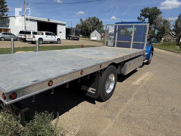2005-kenworth-t300-image-21