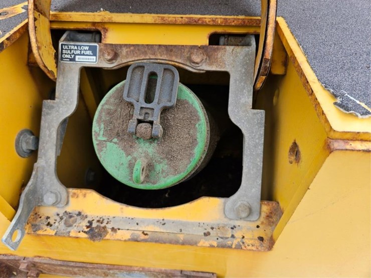 2012-deere-624k-image-30