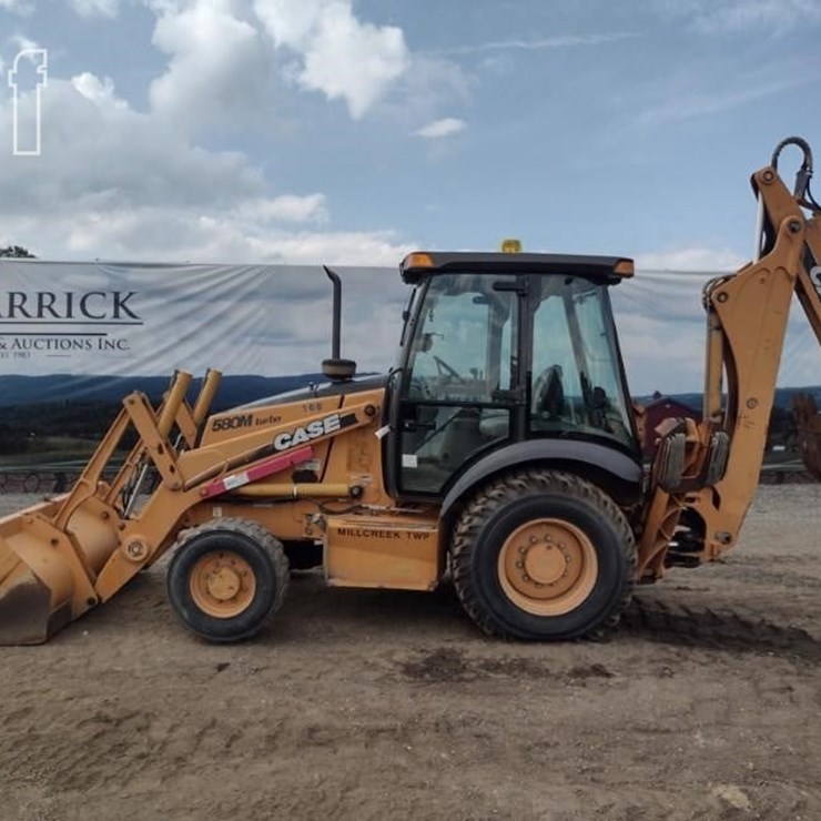 2003 CASE 580M