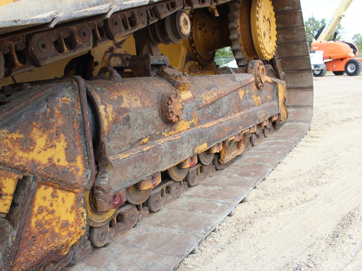 2020-caterpillar-d6n-lgp-image-12