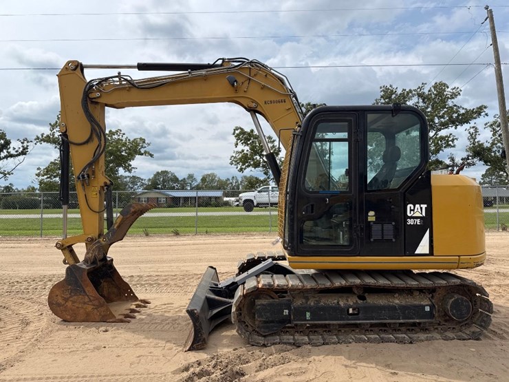 2017-caterpillar-307e2-image-1
