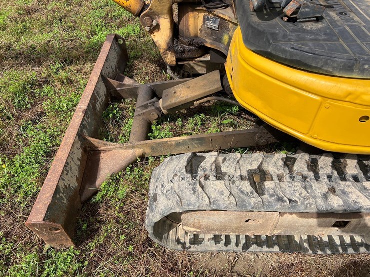 komatsu-pc35mr-2-image-11