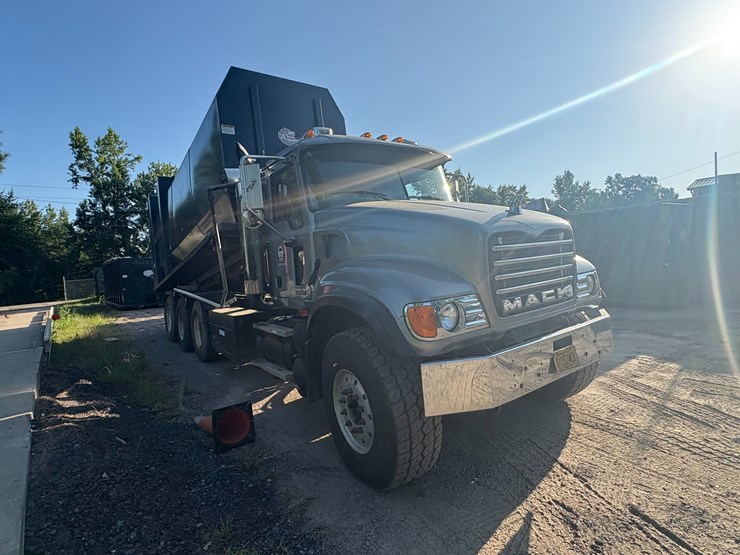 #163-•-#30525-•-2007-mack-cv-t/a-daycab-garbage-truck-vin:-1m2ag11c47m067004-image-3
