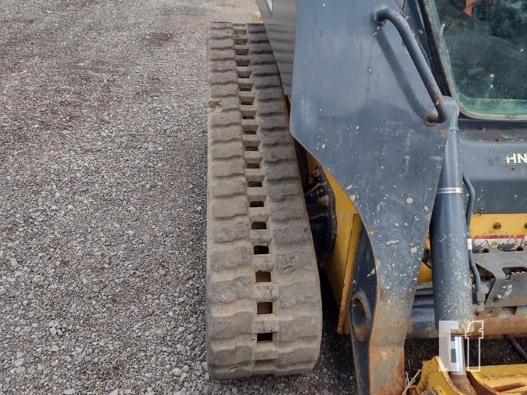 2020-deere-325g-image-34