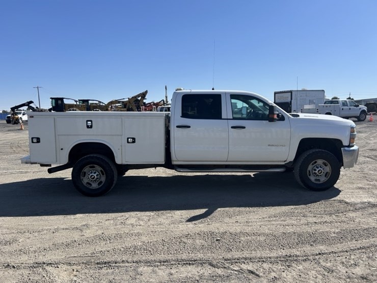 2018-chevrolet-silverado-2500-image-6