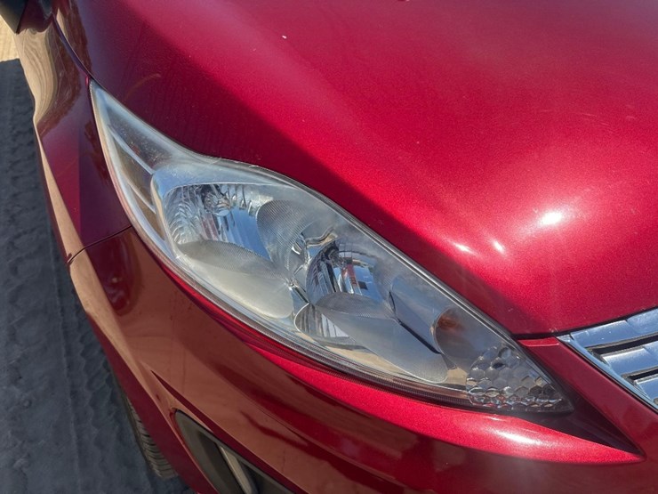 2011-ford-fiesta-se-car-image-15
