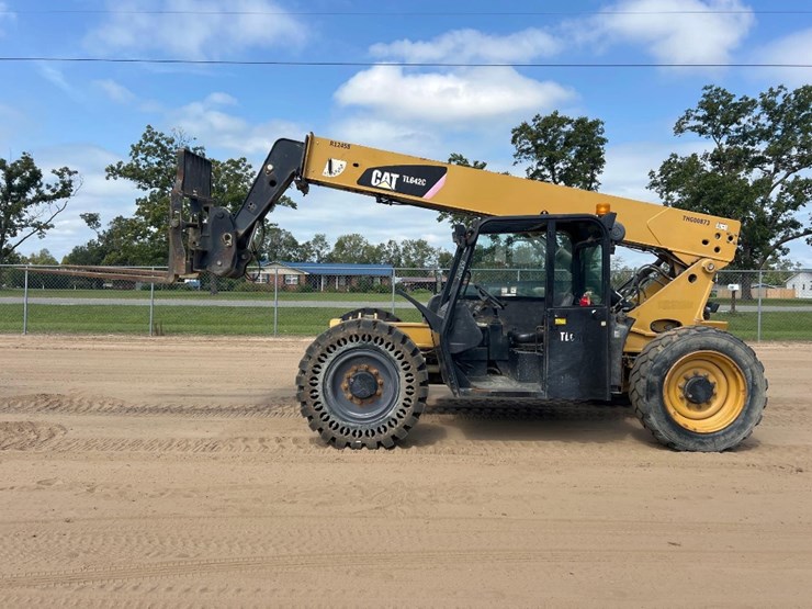 2014-caterpillar-tl642c-image-1