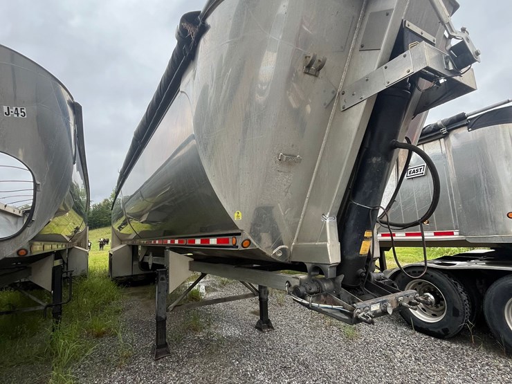 #13-•-2017-mac-39’-frameless-end-dump-trailer-image-1
