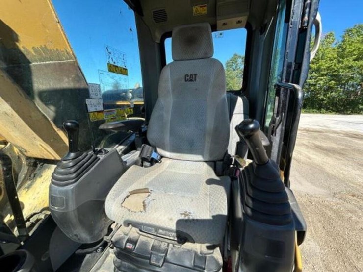 2010-caterpillar-324dl-image-17