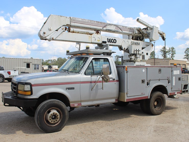 1993-ford-f-super-duty-image-1