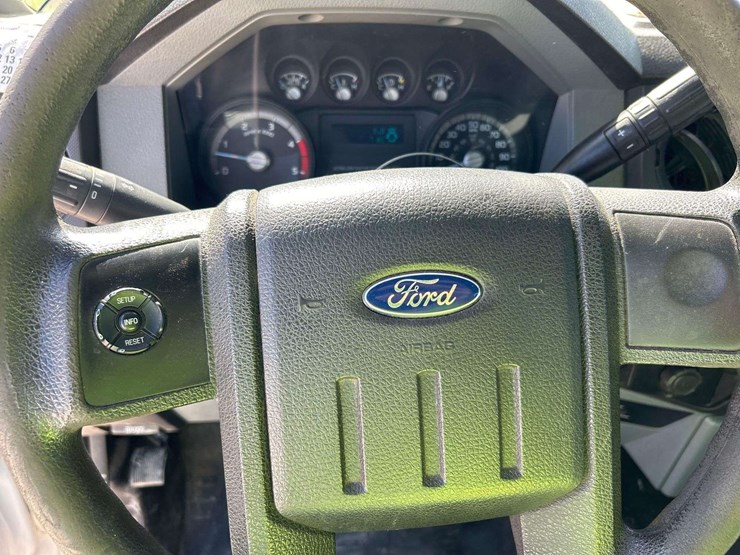 2014-ford-f550-image-13