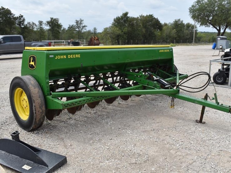 john-deere-8300-image-2