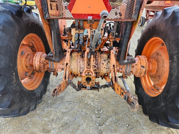 massey-ferguson-383-image-14