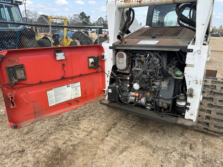 2014-bobcat-t750-image-37