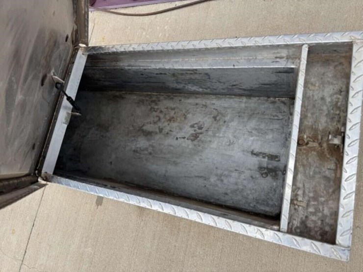 crossover-pick-up-tool-box-image-4