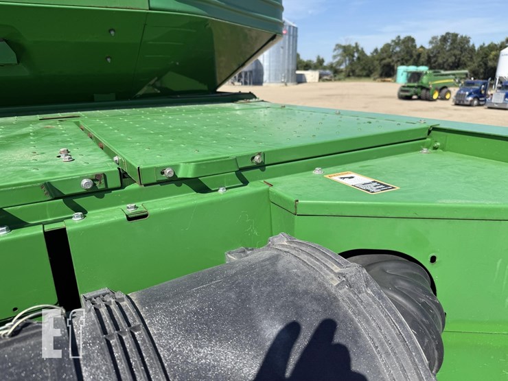 2009-john-deere-9770-sts-image-21