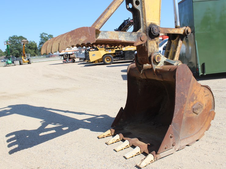 2022-komatsu-pc210-lc-11-image-10