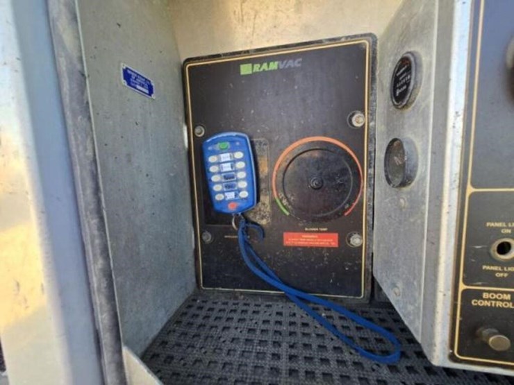 2014-western-star-4900sb-image-48