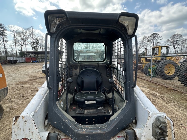 2014-bobcat-t750-image-23