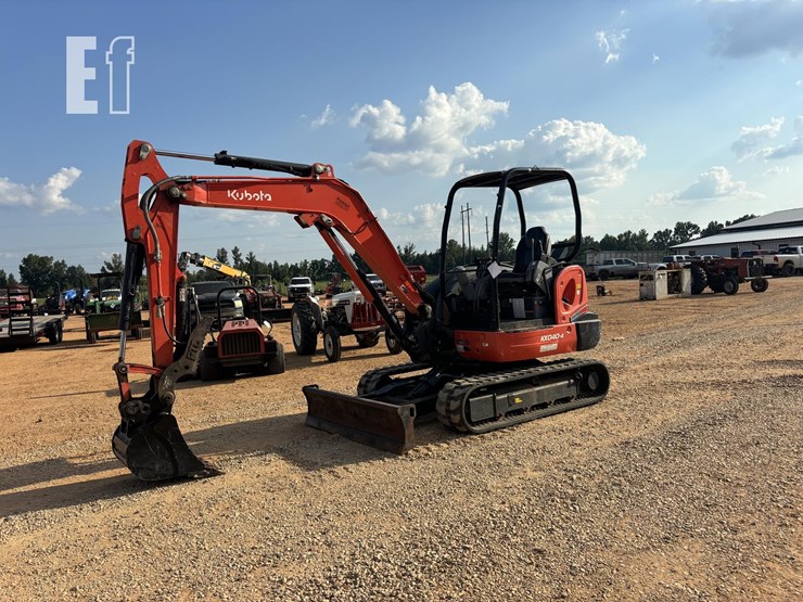 2022-kubota-kx040-4-image-1