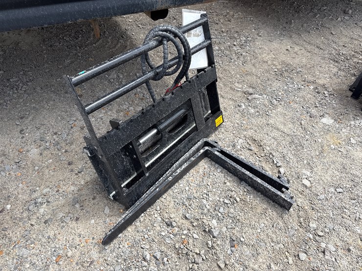 #230-•-#26376-•-unused-giyi-30"-mini-skid-steer-side-shift-fork-xcyhc2507282-image-2